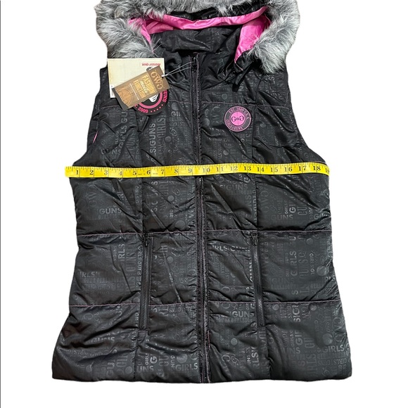 -NWT- Girls with Guns parka vest.       T5 - Picture 8 of 10